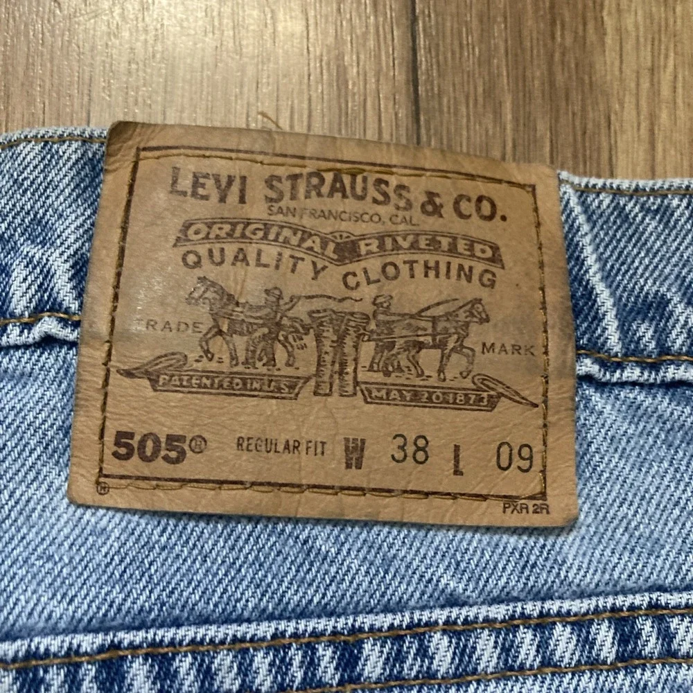 Vintage 90s Levi's White Tab 505 Denim Shorts Jorts Size 38 Retro Light Wash